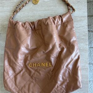 Chanel 22 Medium Beige